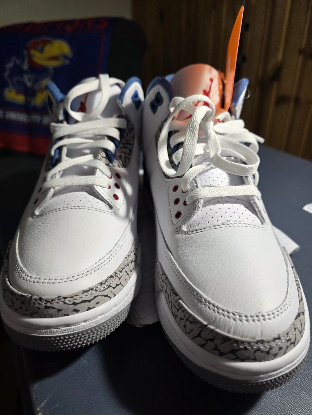 Jordan 3 Retro "True Blue" Basketball Sneakers - White / Blue Size 9m. - Picture 5 of 9